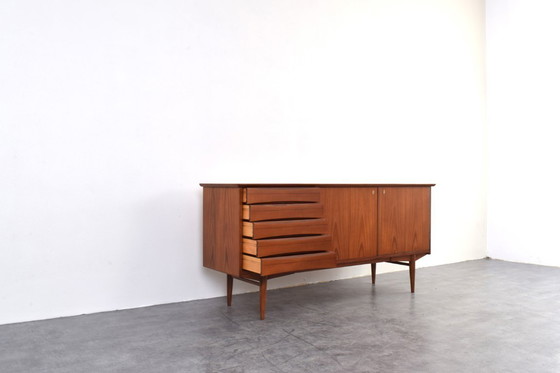 Image 1 of Credenza in teak di metà secolo di Frederik Kayser, anni '60.