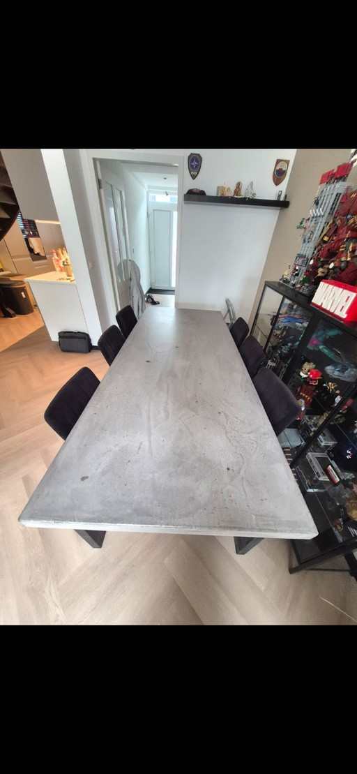 Esstisch plus 6 Esszimmerstühle