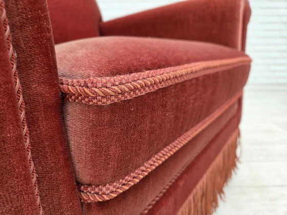 Image 1 of Poltrona danese, anni '70, velluto rosa salmone, legno di faggio.