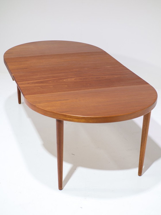 Image 1 of Extendable round dining table teak Danish vintage