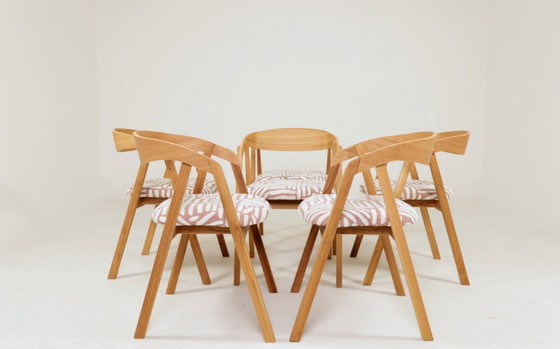 Image 1 of Handcrafted solid oak dining chairs sculpture Scandinavian modern design 