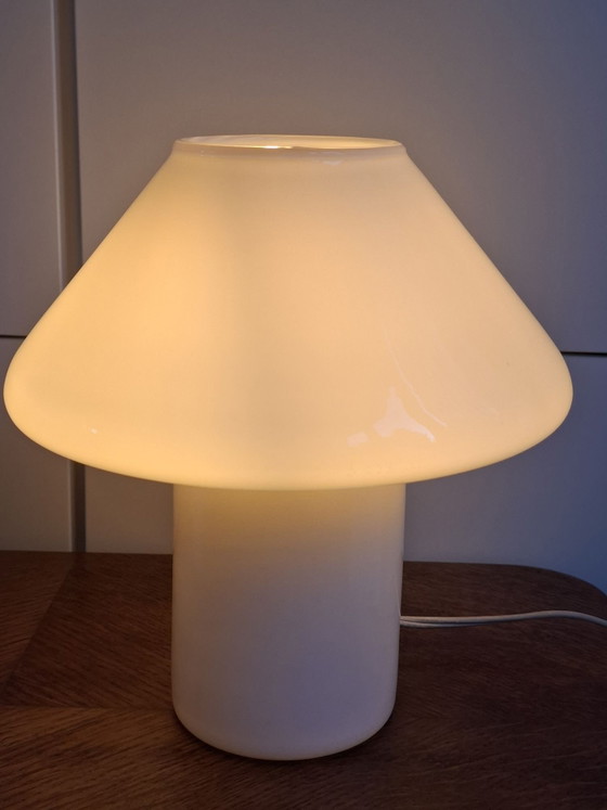 2x Lampada Fungo, bianca, anni '80 - Vetro Bianco – Lampade da tavolo (photo 10 of 11)