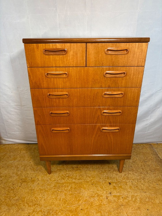 Grote ladekast van teakhout in retro vintage mid-century stijl van G Plan 1960. Breng de elegantie van – GPlan (photo 3 of 7)