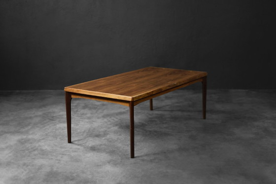 Image 1 of Mesa de centro de teca danesa de mediados de siglo de Henning Kjærnulf para Vejle Møbelfabrik, 1960