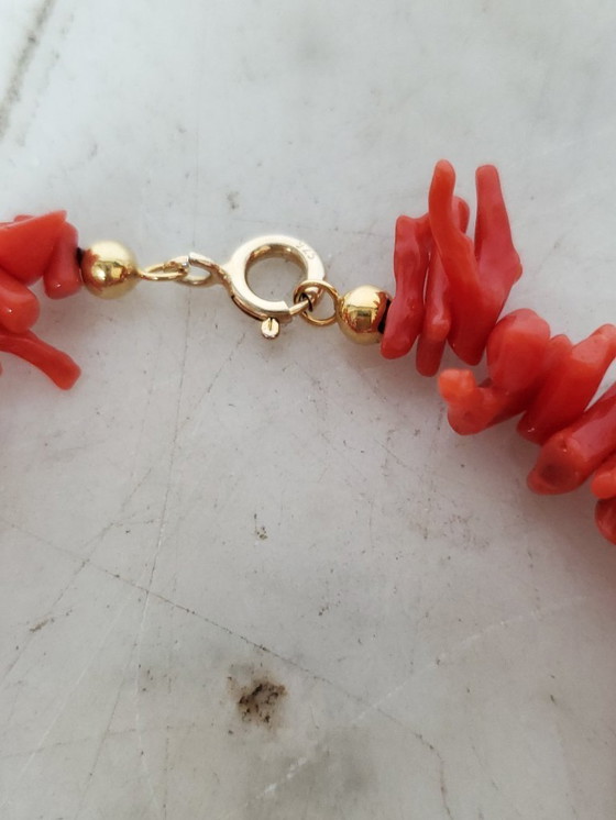 Image 1 of Sieraden - Ketting van bloedrood koraal met franje. (ref 4044)