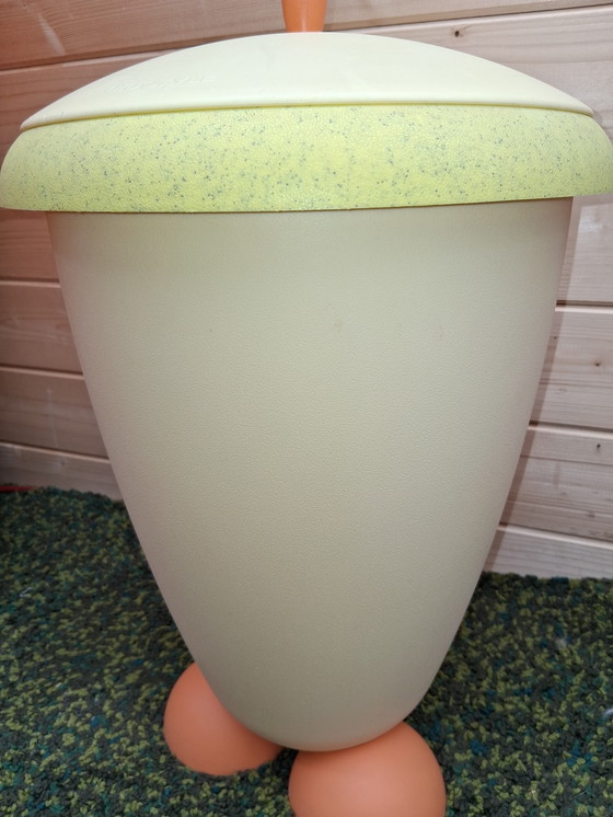 Image 1 of Gio Style, Memphis Style Wäschekorb, Mülleimer 1980