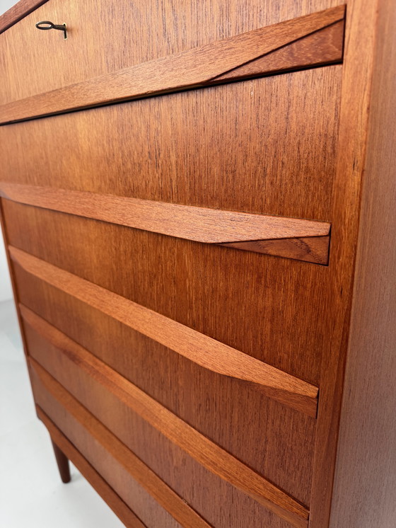 Image 1 of Finnish Mid-Century Chest of Drawers by Oy Wilhelm Schauman – Sculptural Teak Design