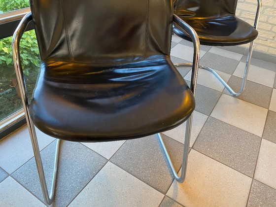 Image 1 of Chaises design vintage en cuir noir / Fabriquées en Italie, état neuf