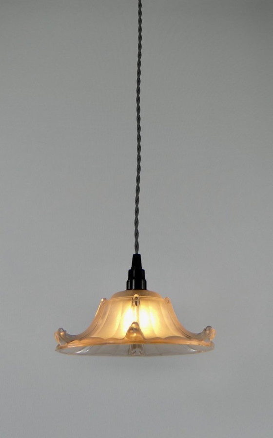 Image 1 of Vintage art deco pendant lamp with a frosted ribbed block-shaped glass shade in Ezan style.