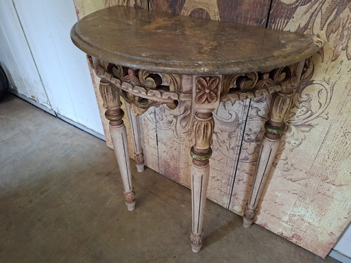 Antique Baroque wall console, side table. Hall table with mirror, dimensions 68x36 cm and 76 cm high.
Small repair to marble top