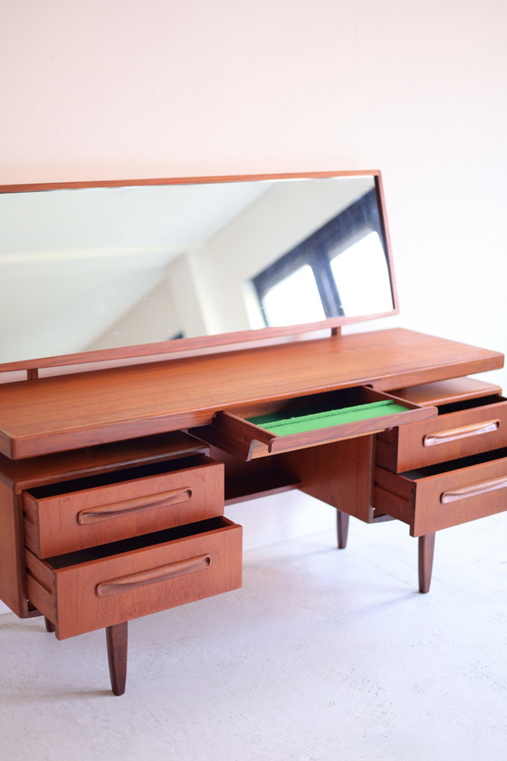 Tocador/escritorio G-Plan, Victor Wilkins, década de 1960. – Wood (photo 6 of 9)