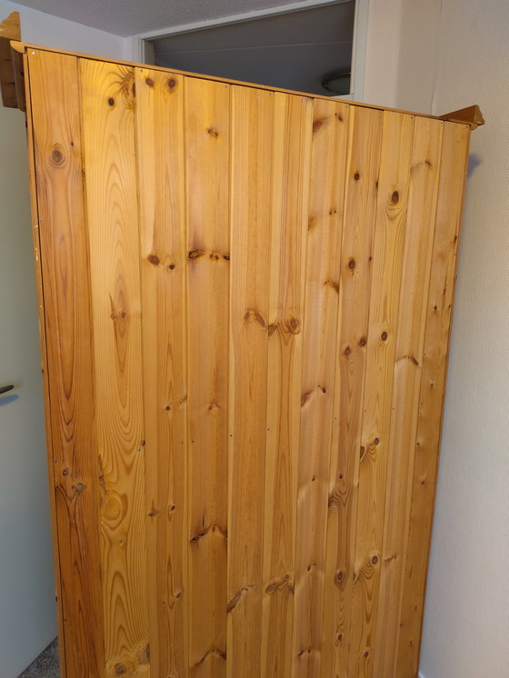 Image 1 of Bücherregal aus massivem Kiefernholz