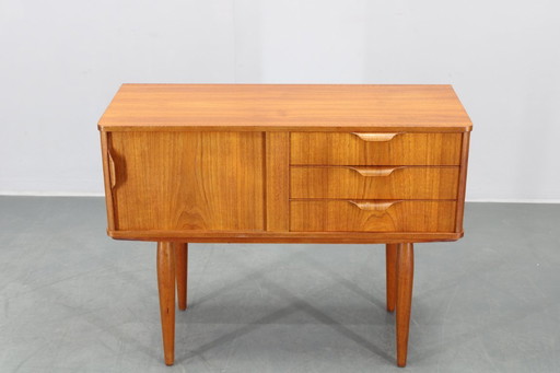 1960er Jahre Dänischer Teakholzschrank mit Schubladen