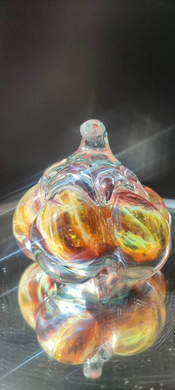 Image 1 of Pompoen van geblazen glas, gesigneerd door Loup Guittet.