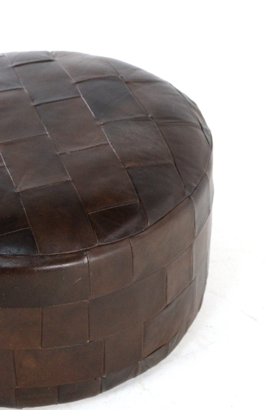 Image 1 of Puf de cuero