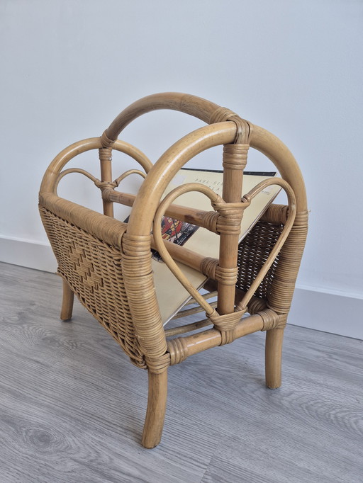 Porte-revues/panier de conférence en rotin