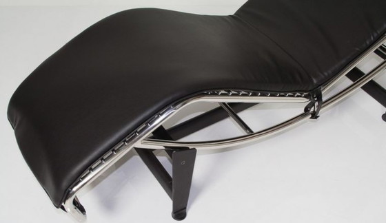 Image 1 of Chaise longue type LC