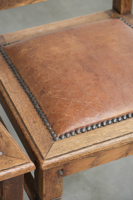 Image 1 of Ensemble de 4 chaises de salle à manger anciennes en chêne de style Art nouveau, recouvertes de peau de mouton.