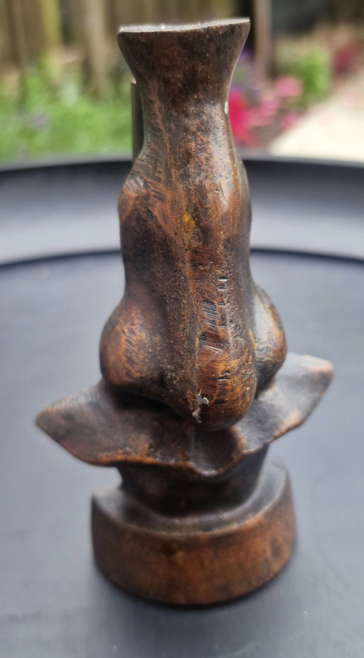 „Die Nase“ – Brillenhalter entworfen von Salvador Dalí