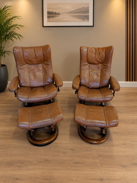 Stressless Wing(L) Classic verstellbarer Relaxsessel mit Fußhocker (2), Holz, Leder, Braun, Anders (Foto 2 von 15)