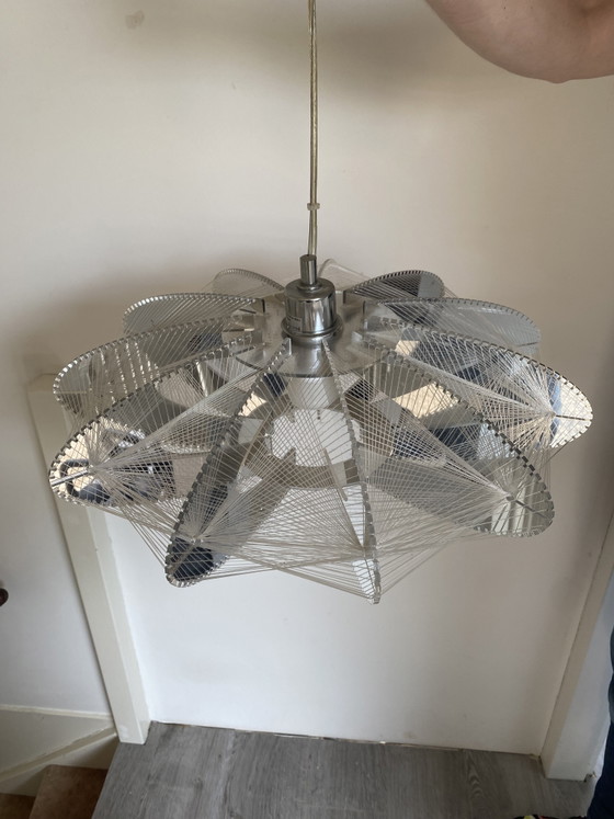 Image 1 of Lampada a sospensione geometrica in nylon stile anni '50 e '60 con design futuristico e corda di nylon.