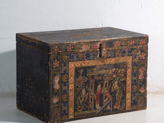 Malle ancienne peinte en bois de pin – Chine, circa 1900 – Armoires de rangement, Iron (photo 2 of 40)