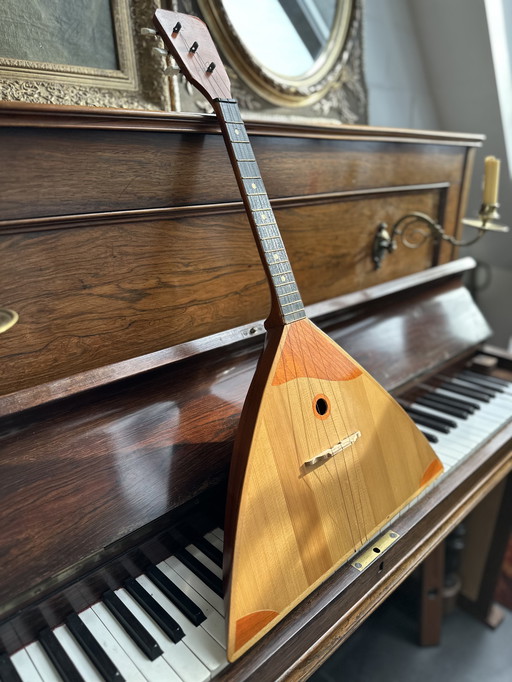 Vintage Balalaika – Gemaakt in de USSR – Folksnaarinstrument uit het Sovjettijdperk