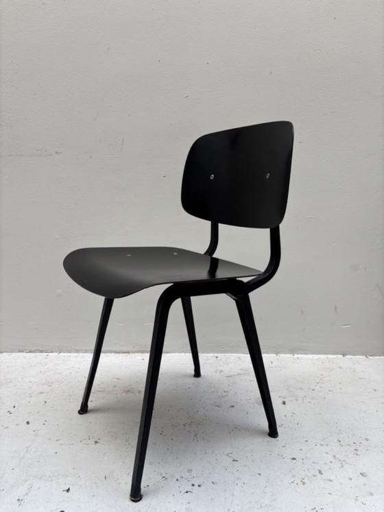 Image 1 of Zwarte vintage Revoklt stoel Friso Kramer