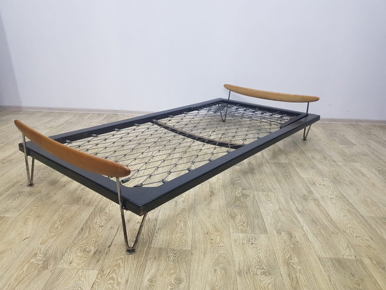 Bed by Fred Ruf for Wohnbedarf, Switzerland, 1950s. – Mattresses and bed bases, Chrome (photo 17 of 23)