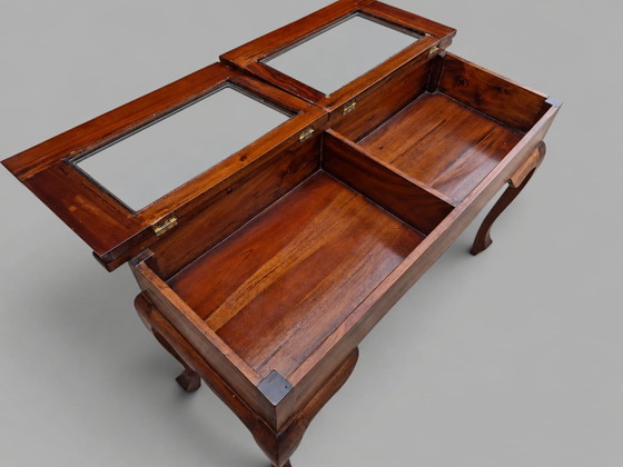 Klassieke Vitrine Tafel, Sidetable, Wandconsole, Lichte Leeftijd Sporen Afm: 129x50cm en 77cm Hoog – Glass (photo 5 of 5)