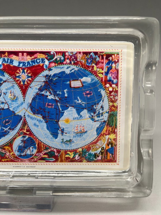 Image 1 of Vintage glazen asbak van Air France met wereldkaart – design uit het midden van de 20e eeuw