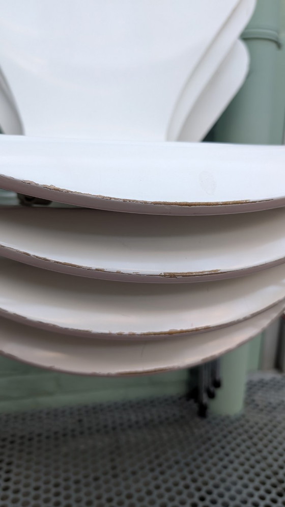 Image 1 of 4 x butterfly chair Fritz Hansen White