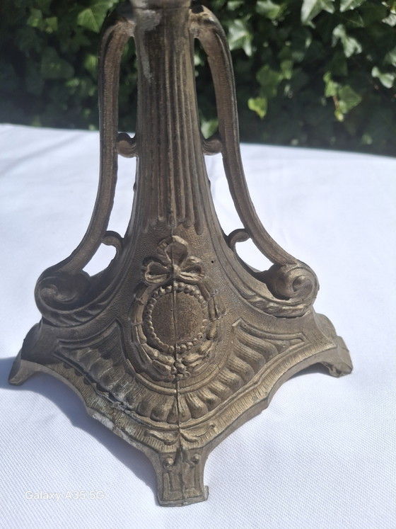 Image 1 of Schitterende art nouveau trompetvaas, ca. 47 cm – Boheems glas met metalen voet, circa 1900