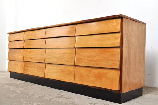 Vintage beukenhouten ladekast / winkelkast jaren 50