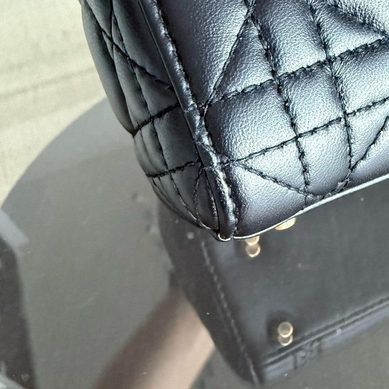 Image 1 of DIOR LADY MINI - PELLE DI AGNELLO CANNAGE, DETTAGLI IN ORO NERO, CINTURINO REGOLABILE