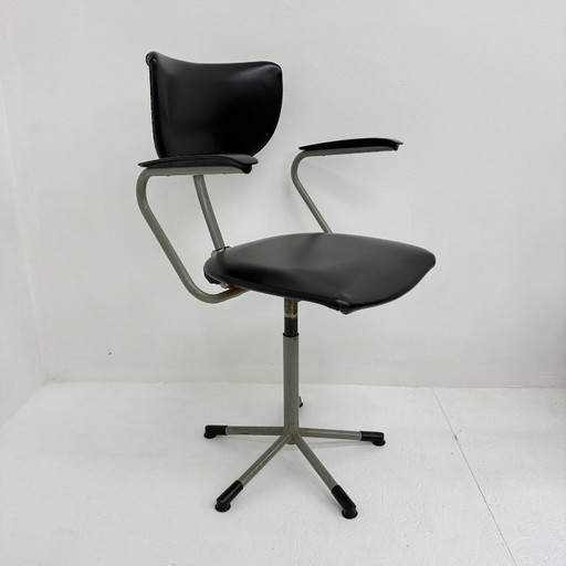 Mid-century 3311 Bürostuhl von Toon de Wit für Gebroeders de Wit, 1960er Jahre