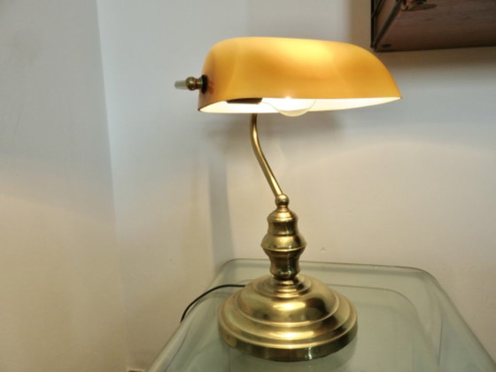 Banker's lamp in gilded brass and amber opaline, Table lamps, Glass, Gold, Klassiek (photo 3 of 15)