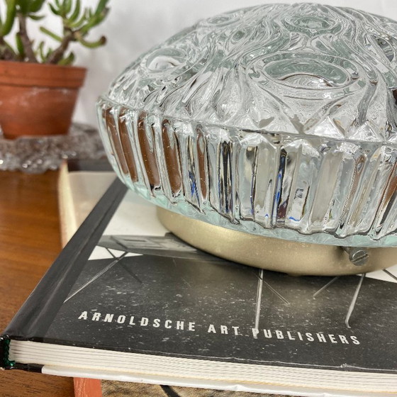 Kleine ronde wandlamp/plafondlamp van vintage gegoten glas uit de jaren 70-80. – Wandlampen (photo 3 of 8)