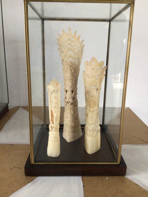 Image 1 of 3 vetrine museali