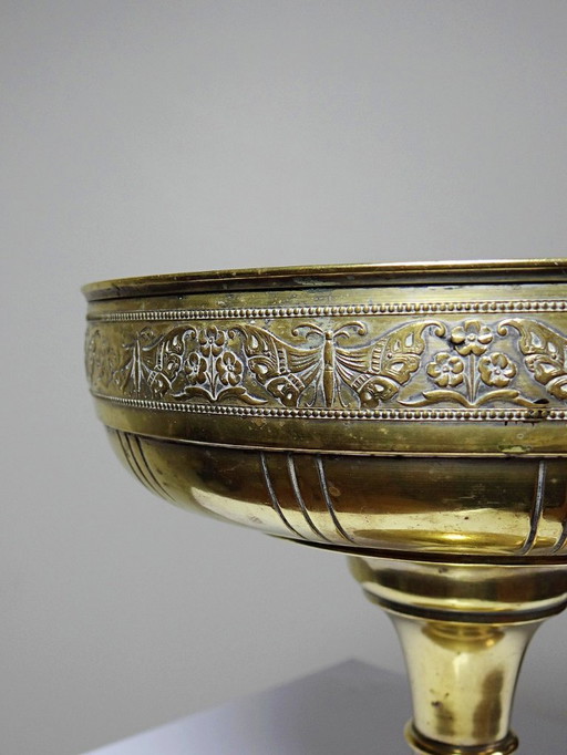 Grande coupe à fruits en laiton repoussé fleurs et papillon art déco/nouveau