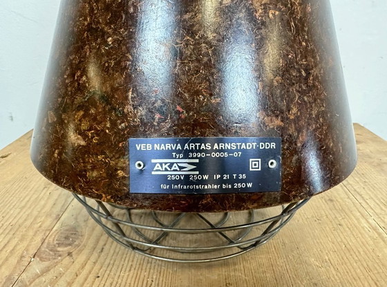 Image 1 of Lampada a sospensione industriale in bachelite marrone di VEB Narva, anni '60