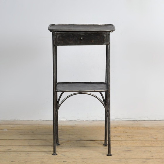 Image 1 of Table de nuit en fer, 1910