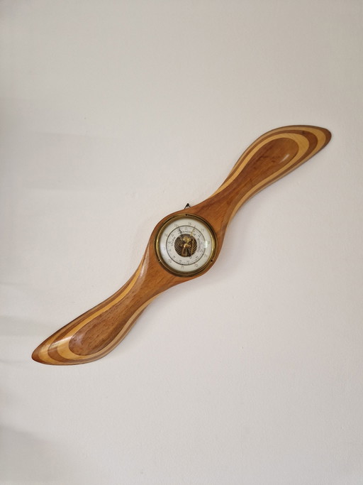 Barómetro vintage de hélice de los años cincuenta