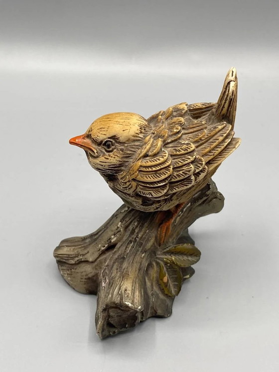 Vogelbeeldje van hars – Mus op een tak – Vintage naturalistische stijl – Decoratieve objecten (photo 2 of 3)