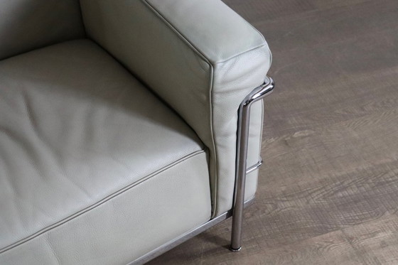 Image 1 of Poltrone Cassina Lc3 di Le Corbusier in pelle color crema, Italia anni '80