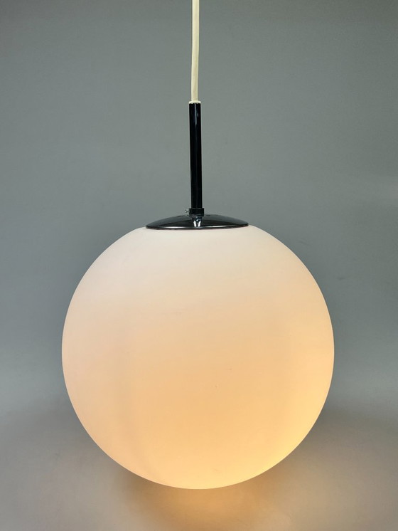 Image 1 of Lampe boule / lampe suspendue en verre, Glashütte Limburg, Allemagne, années 1960