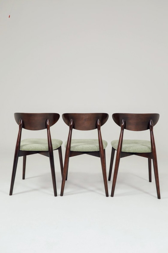 Image 1 of Moderne set van 6 eetkamerstoelen, Sage Farbic en donker walnoot beukenhout