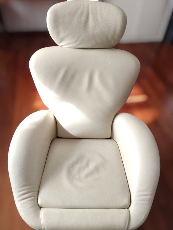 Image 1 of Pair of Cassina K10 Dodo leather armchairs