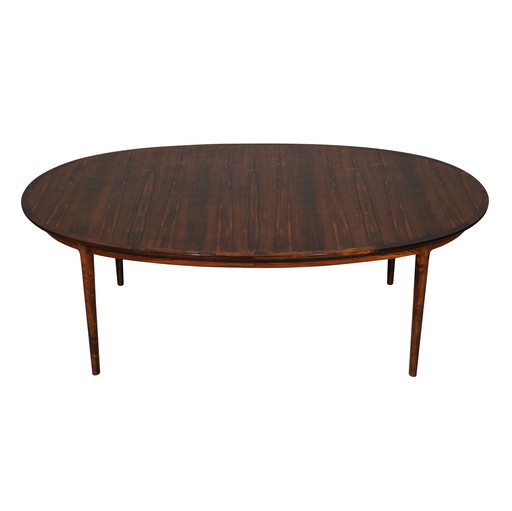 Ovale uitschuifbare eettafel in rozenhout van Niels O. Møller
