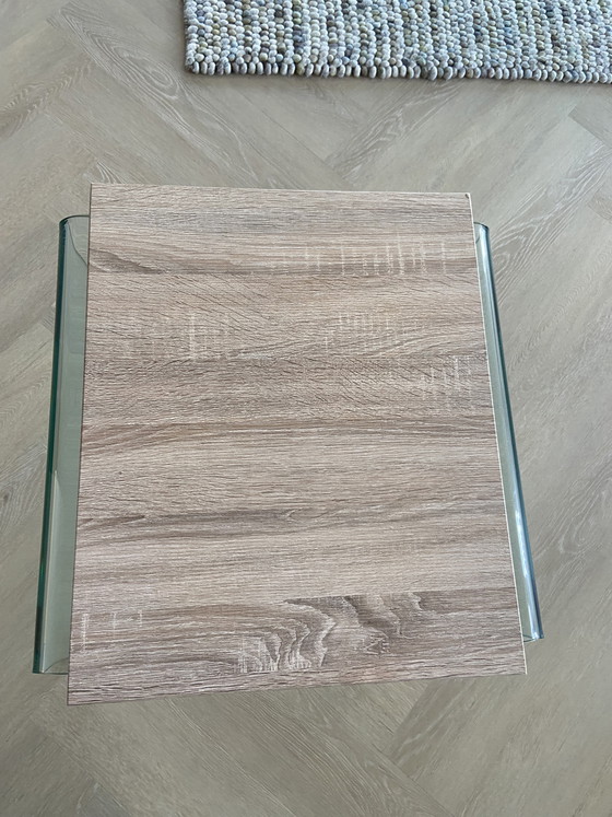 Image 1 of Designer-Beistelltisch 53x55 cm, 42 cm hoch, in ausgezeichnetem Zustand.